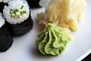 Vegansk sushi og en fin klat wasabi.